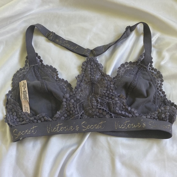 VICTORIA’s SECRET Lacy Purple Bralette - Size M - Picture 3 of 5